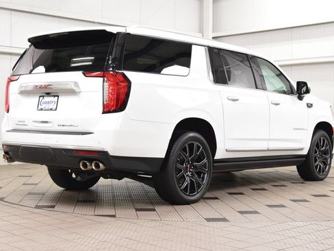 Used 2024 GMC Yukon XL Denali AWD/4WD image 8