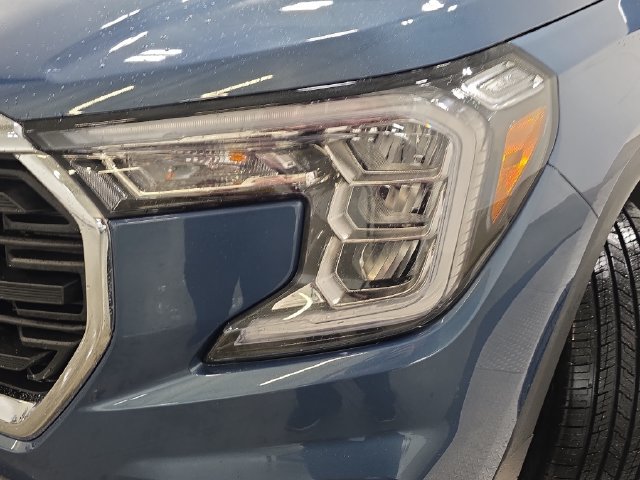 Used 2024 GMC Terrain SLE w/ Driver Convenience Package AWD/4WD image 28