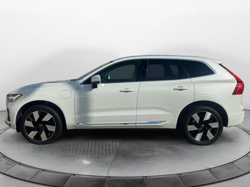 Certified 2023 Volvo XC60 T8 Plus w/ Climate Package AWD/4WD image 4