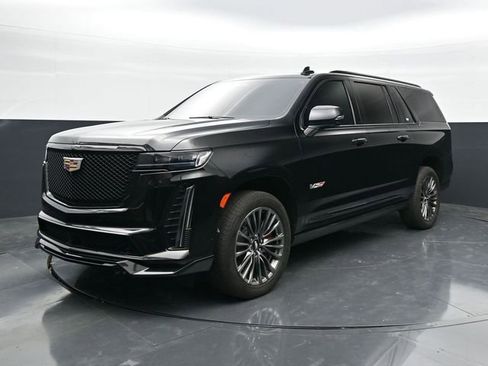 Used 2023 Cadillac Escalade ESV V AWD/4WD image 5