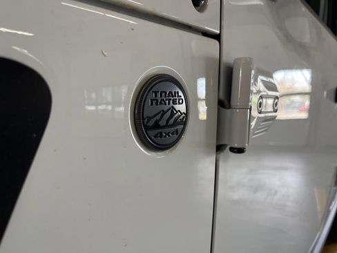 Used 2023 Jeep Wrangler Freedom Edition image 9