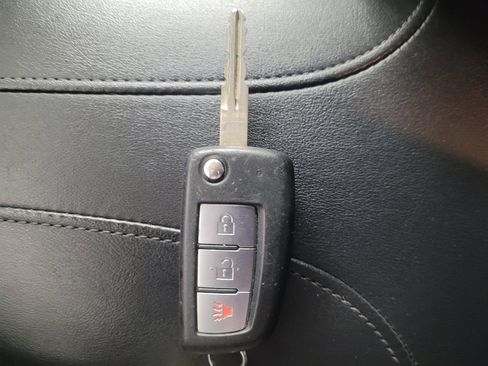 Used 2019 Nissan Rogue S AWD/4WD image 32