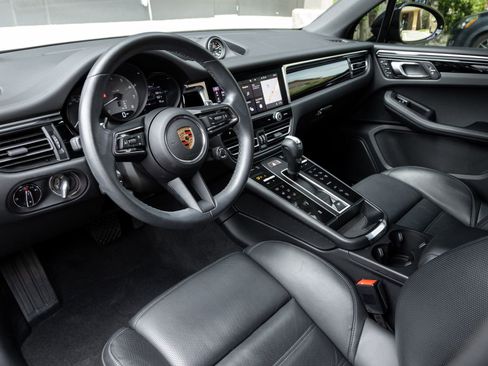 Certified 2024 Porsche Macan S AWD/4WD image 4