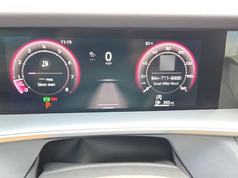 Used 2025 Volkswagen Tiguan SE image 9