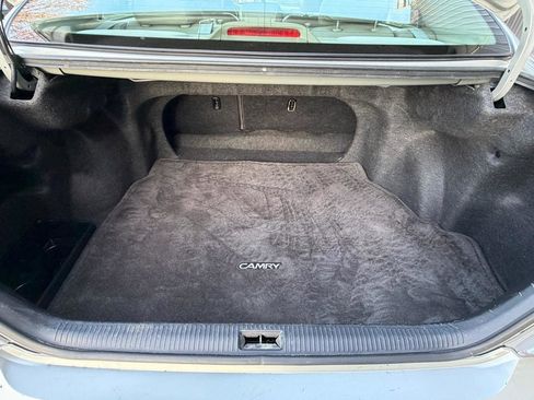 Used 2005 Toyota Camry LE image 14