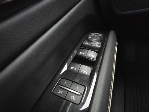 Used 2023 Cadillac Escalade ESV Premium Luxury AWD/4WD image 39