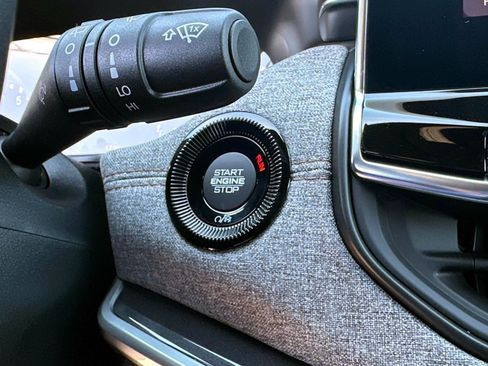 New 2024 Jeep Compass Latitude w/ Sun and Sound Group image 29