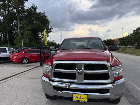 Used 2018 RAM 2500 Tradesman w/ Chrome Appearance Group AWD/4WD image 3