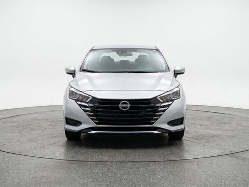 Used 2025 Nissan Versa SV FWD image 2