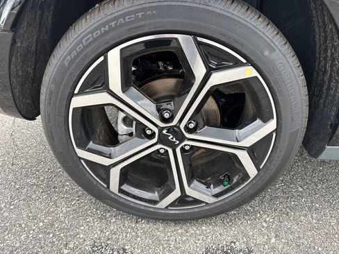 New 2025 Kia Niro SX Touring image 17