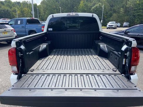Used 2023 Toyota Tacoma SR5 w/ Technology Package AWD/4WD image 8