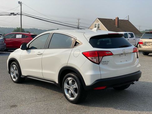 Used 2018 Honda HR-V LX image 2