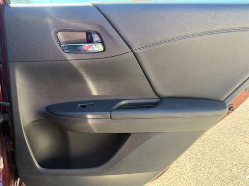 Used 2014 Honda Accord Sport image 26