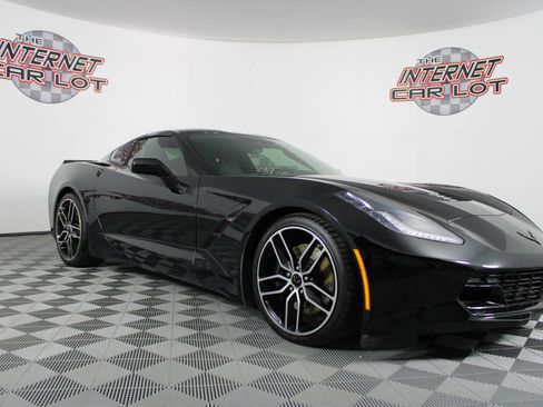 Used 2017 Chevrolet Corvette Stingray Coupe w/ Carbon Flash Badge Package image 9