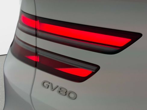 Used 2025 Genesis GV80 3.5T AWD/4WD image 13