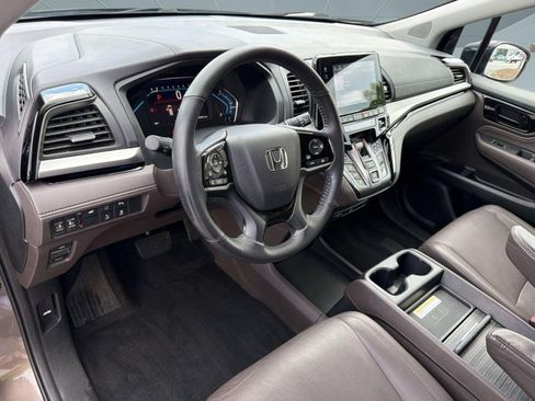Used 2019 Honda Odyssey Elite image 4