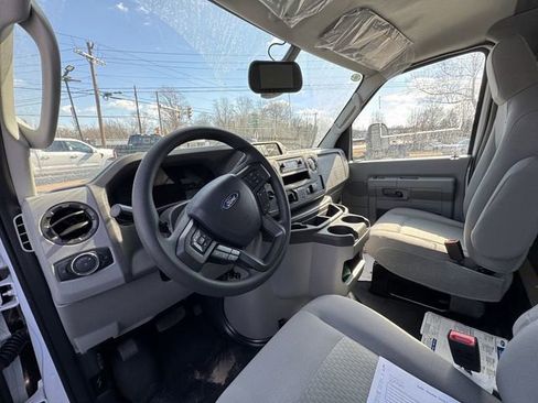 New 2026 Ford E-350 and Econoline 350 Super Duty w/ Interior Upgrade Package RWD image 9