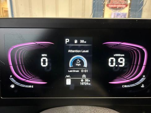 Used 2024 Kia Sportage LX image 16