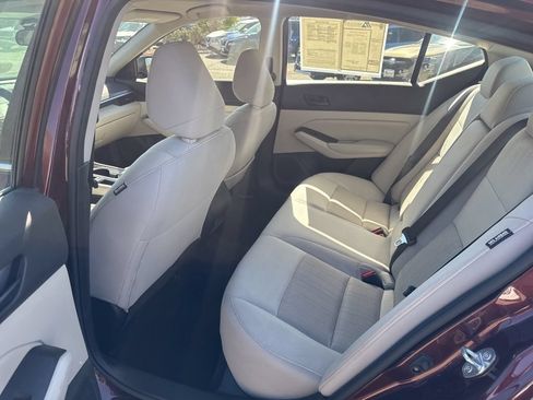 Used 2024 Nissan Altima 2.5 SV FWD image 13
