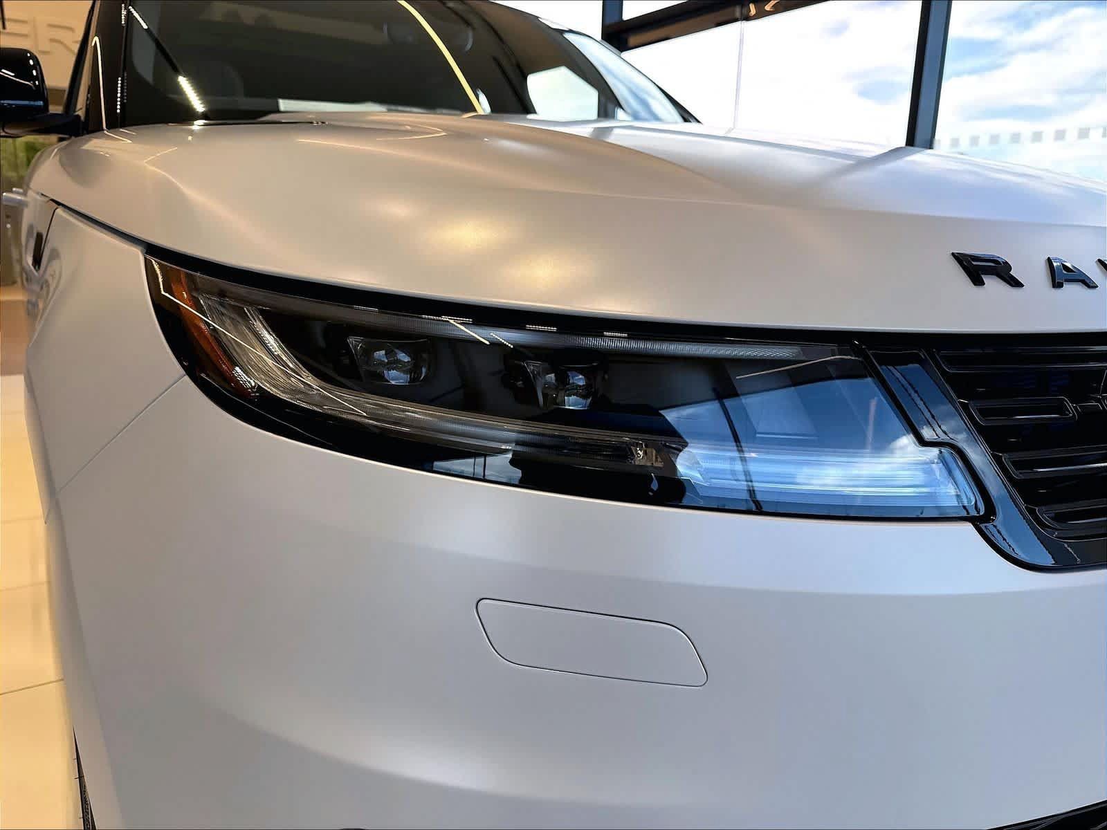 New 2026 Land Rover Range Rover Sport SE AWD/4WD image 32