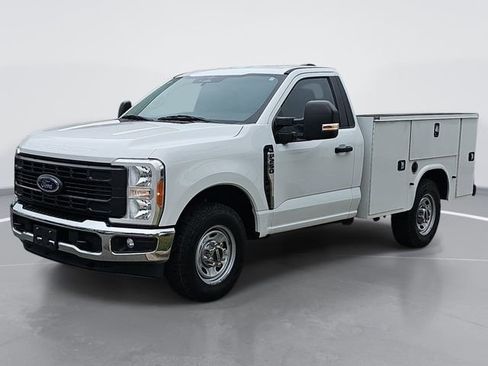 Used 2023 Ford F250 XL w/ XL Chrome Package RWD image 3