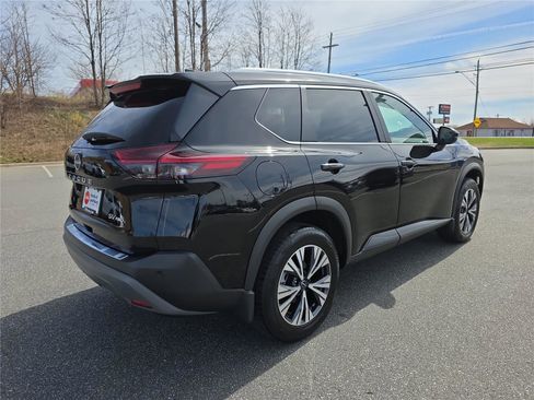 Used 2023 Nissan Rogue SV w/ SV Premium Package image 6