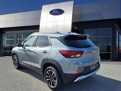 Used 2025 Chevrolet TrailBlazer LT image 3