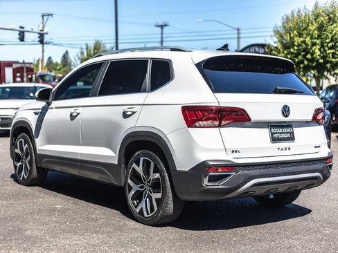 Used 2022 Volkswagen Taos SEL w/ Panoramic Sunroof Package AWD/4WD image 9
