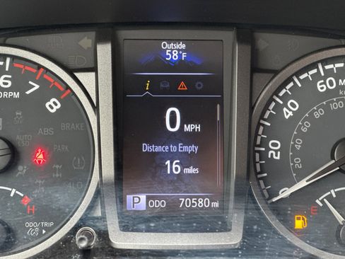 Used 2022 Toyota Tacoma TRD Sport AWD/4WD image 24