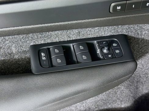 Certified 2023 Volvo XC40 Recharge Plus w/ Protection Package Premier AWD/4WD image 18