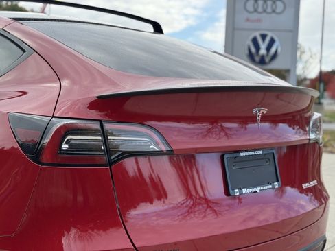 Used 2022 Tesla Model Y Performance image 14