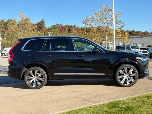 Used 2024 Volvo XC90 B5 Core image 5