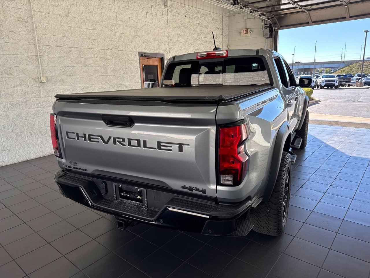 Used 2024 Chevrolet Colorado Trail Boss w/ Technology Package AWD/4WD image 7