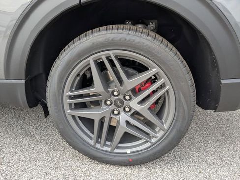 New 2026 Ford Explorer ST-Line image 15