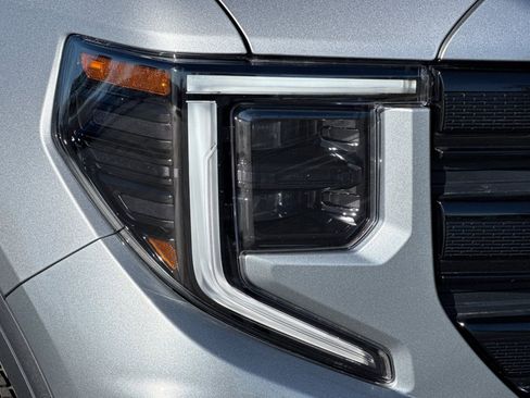 Used 2025 GMC Sierra 1500 Elevation image 43