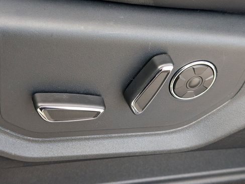 Used 2019 Ford F150 Platinum w/ Equipment Group 701A Luxury image 22