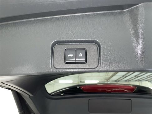 Certified 2024 Nissan Rogue SL image 17