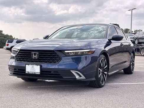 Used 2024 Honda Accord Touring image 11