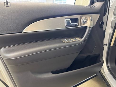 Used 2015 Lincoln MKX FWD w/ Equipment Group 102A image 8