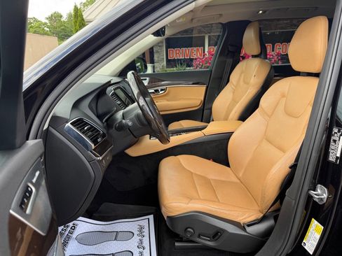 Used 2016 Volvo XC90 T6 Momentum w/ Momentum Plus Package image 9