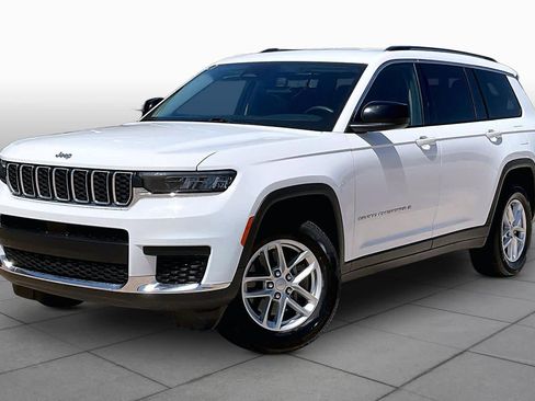 Used 2023 Jeep Grand Cherokee L Laredo image 3