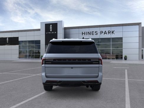 New 2026 Lincoln Navigator Reserve image 5