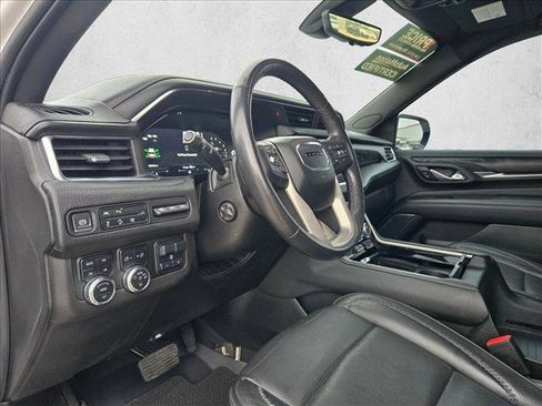 Used 2022 GMC Yukon XL Denali w/ Denali Ultimate Package image 10