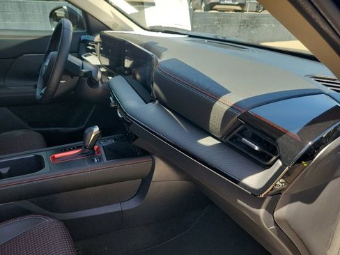 Used 2025 Nissan Kicks SR FWD image 41