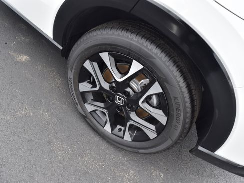 Certified 2026 Honda HR-V EX-L image 11