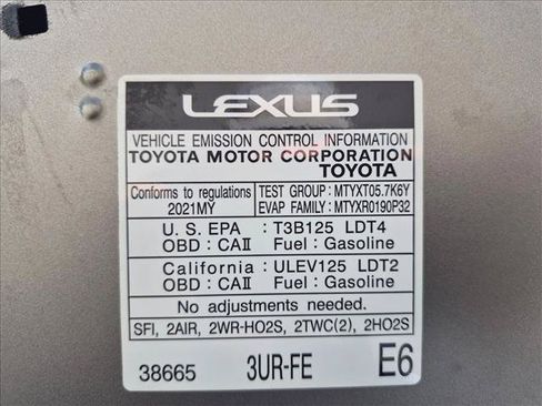 Used 2021 Lexus LX 570 4WD w/ Luxury Package image 23