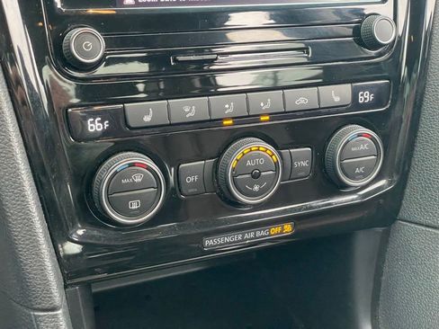 Used 2020 Volkswagen Passat 2.0T SEL image 21