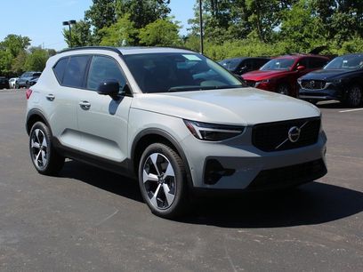 New 2026 Volvo XC40 B5 Plus w/ Protection Package Premier