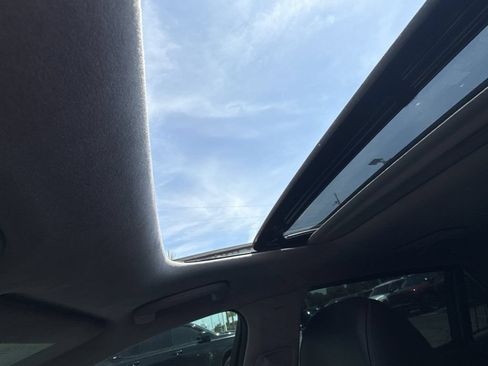 Used 2019 Genesis G90 5.0 Ultimate RWD image 8