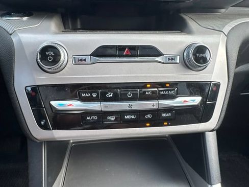 Used 2023 Ford Explorer XLT w/ Equipment Group 202A AWD/4WD image 32